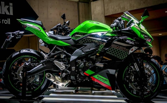 Kasawaki Ninja ZX-250R 4 Cylinder