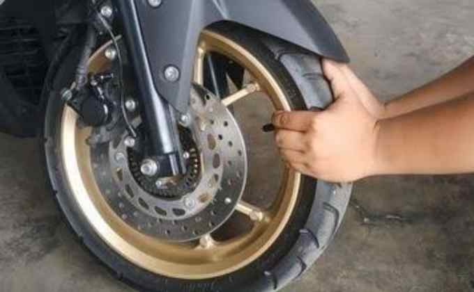 Tekanan udara ban motor